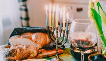 乐鱼体育官网下载-体育科技创业：新兴企业如何重塑足球产业，体育产业中足球职业化发展的建议与对策