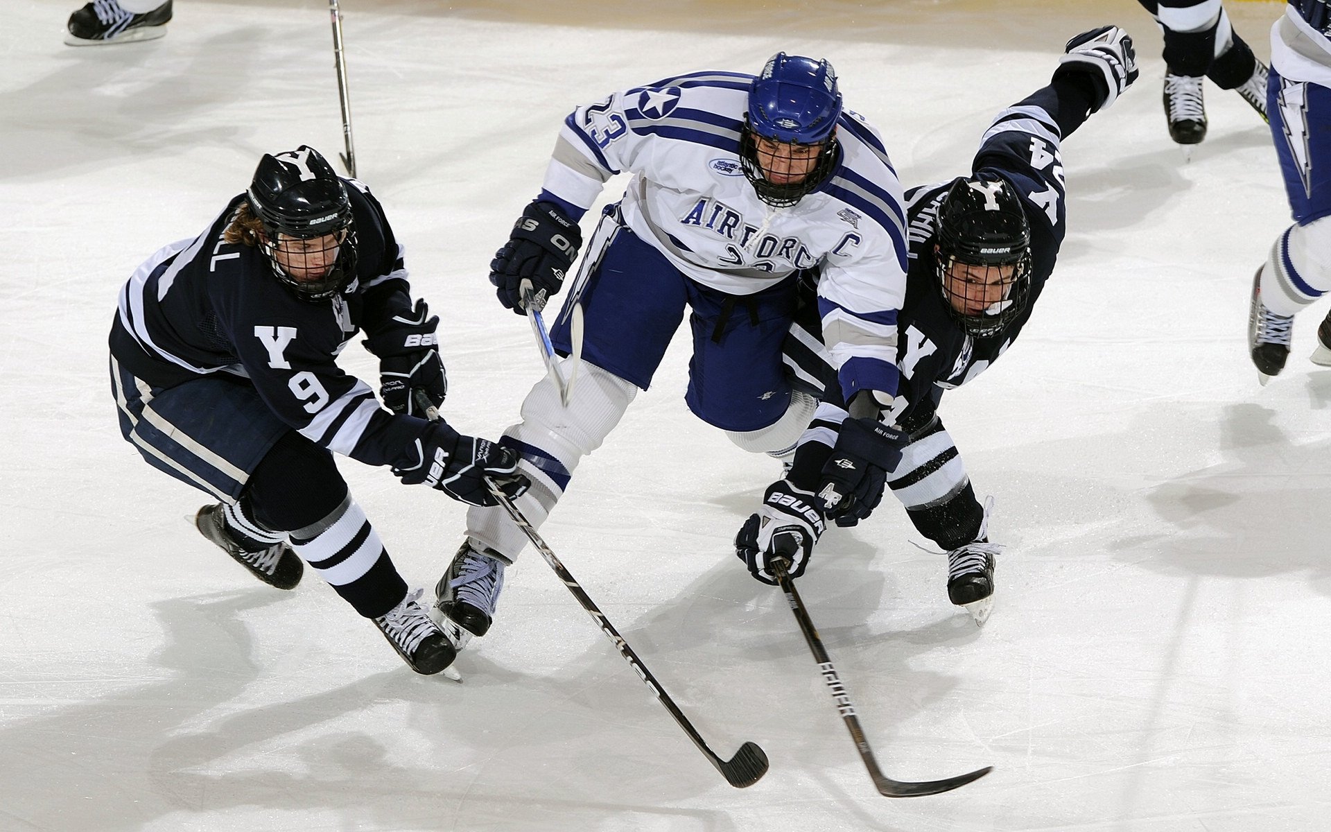 乔治·巴尔：用精确的判断和快速反应力，他帮助全黑队稳定场面