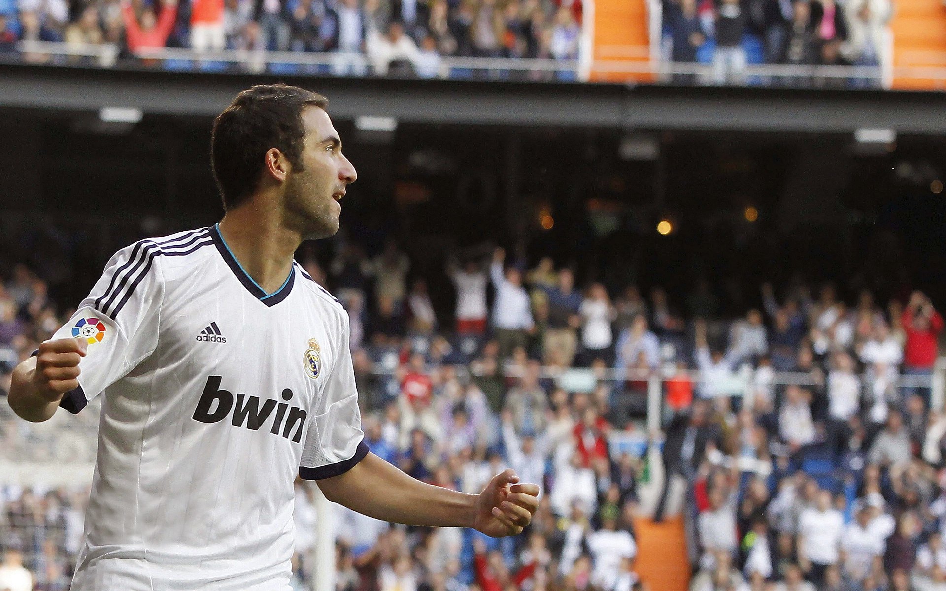 足球文化建设未与地方社会融合，足球与国家文化